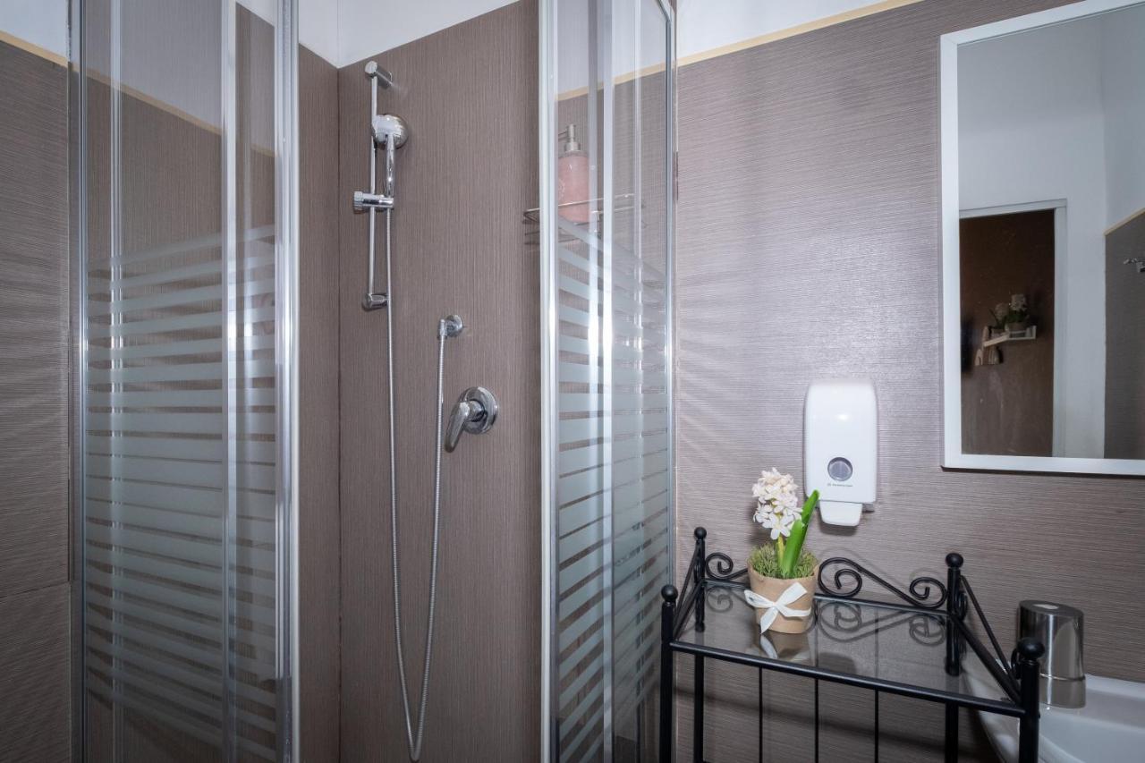 Cconforthotels R&B Semplici Emozioni Bari Extérieur photo