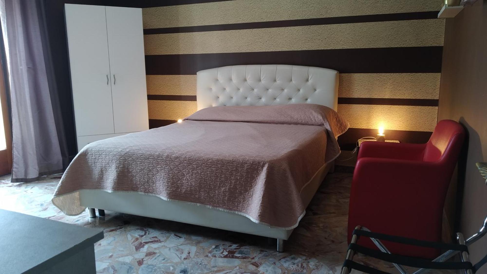 Cconforthotels R&B Semplici Emozioni Bari Extérieur photo